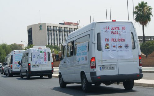 Caravana de FEAPS contra los impagos de la Junta de Andalucía. 20 Julio 2012