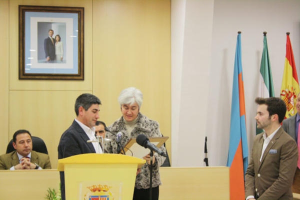 José Montero con la Delegada de Salud y Consumo, María Antúnez