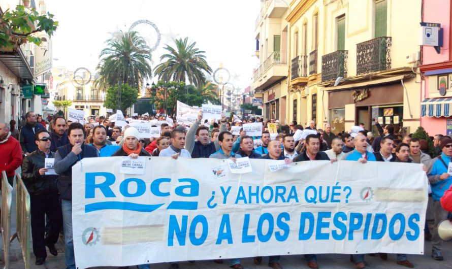 Marcha de los trabajadores de Roca hasta el Ayuntamiento de Mairena del Alcor