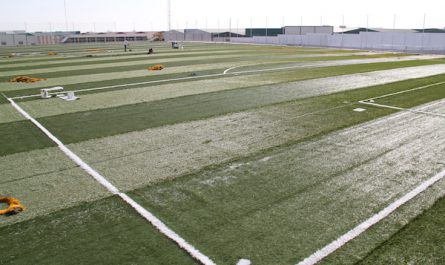 Campo futbol cesped artificial junto San Bartolome